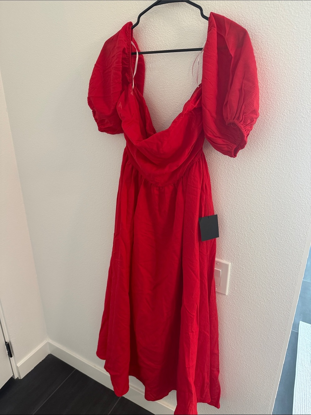Lulus off the shoulder Red Puff-Sleeve Midi Dress Sz M